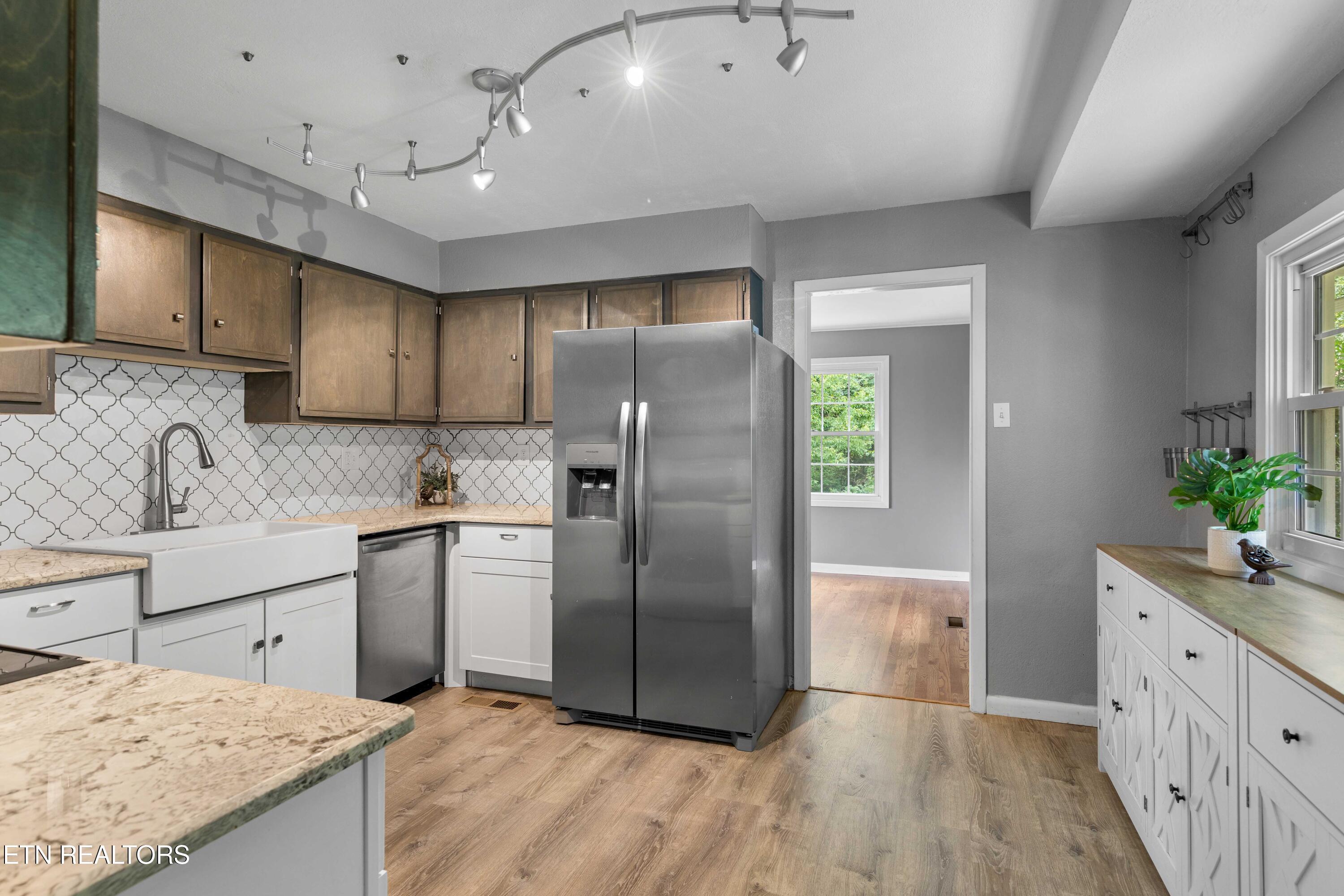 Property Photo:  3608 Cherrylog Rd  TN 37921 