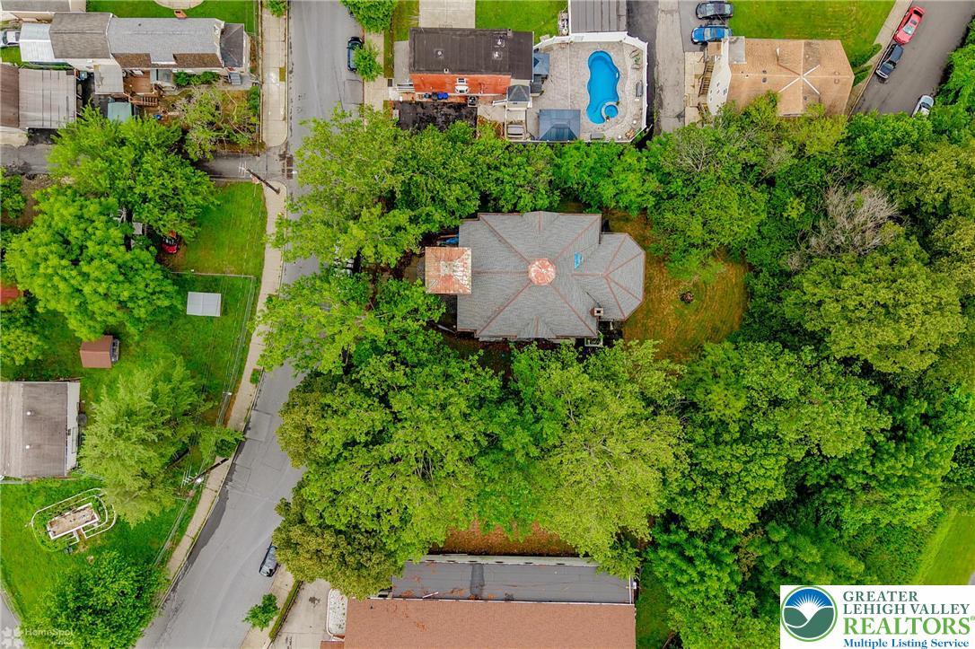 Property Photo: 1521 E 6th Street PA 18015