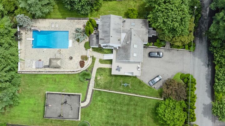 Property Photo:  14 Gleneida Boulevard  NY 10541 