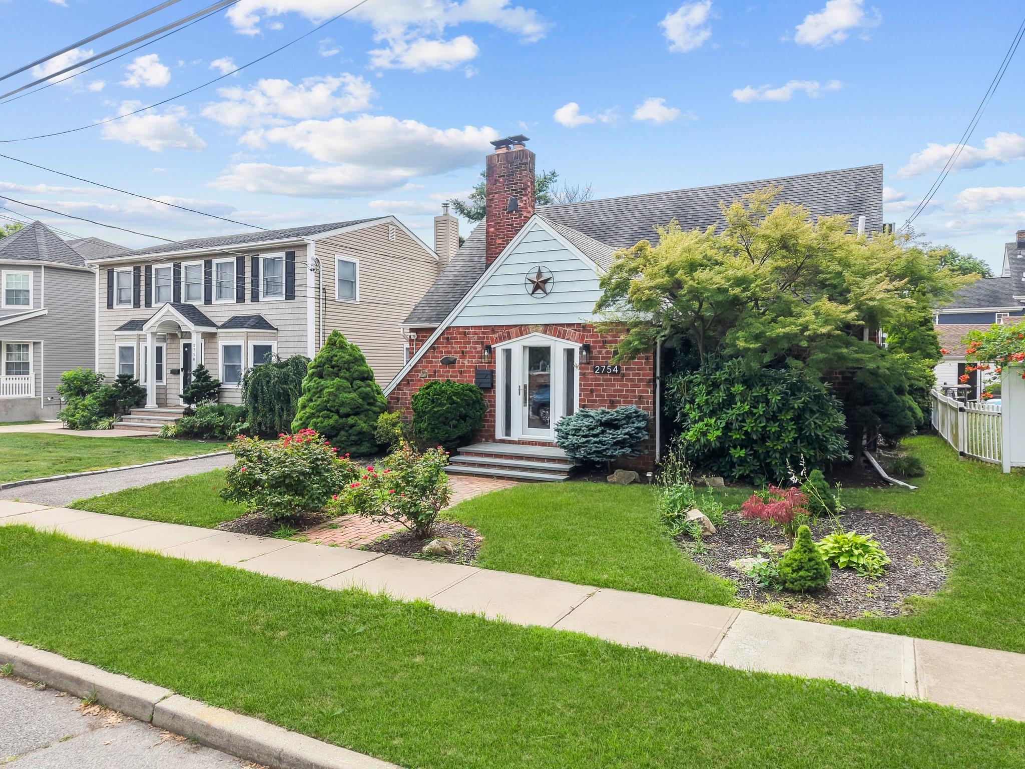 Property Photo:  2754 Natta Boulevard  NY 11710 