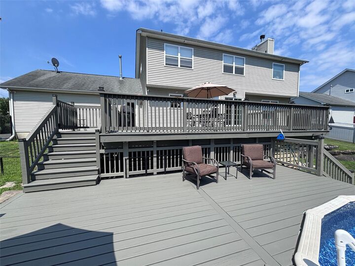 Property Photo: 1002 Forest Glen NY 12553