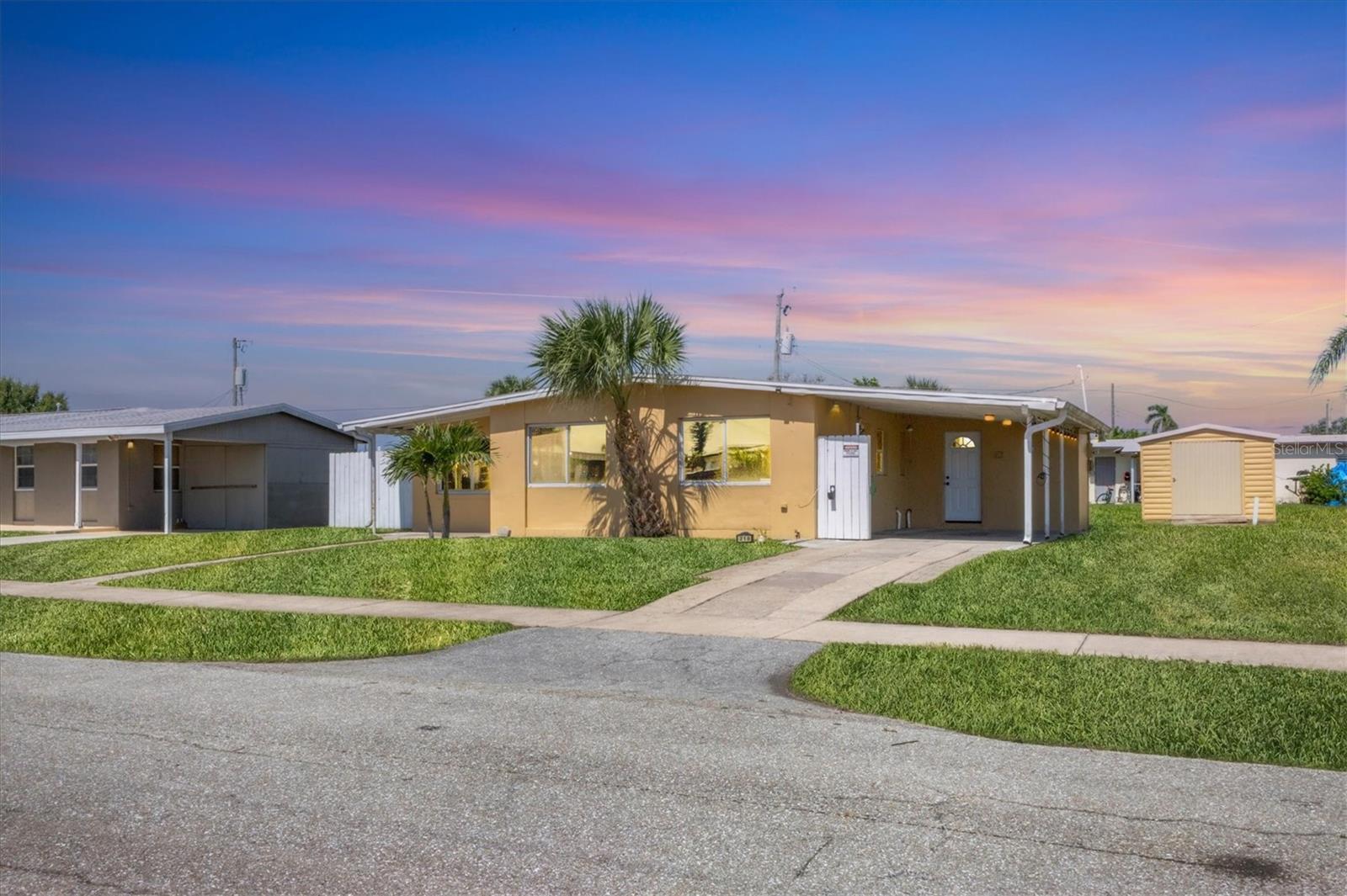 Property Photo:  210 Duxbury Avenue  FL 33952 