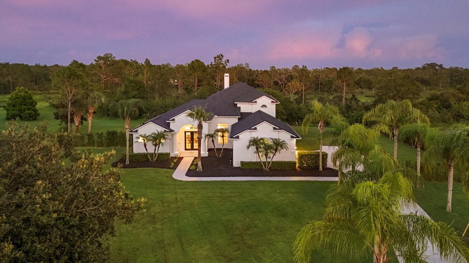 Property Photo: 23320 Red Robin Place FL 34202