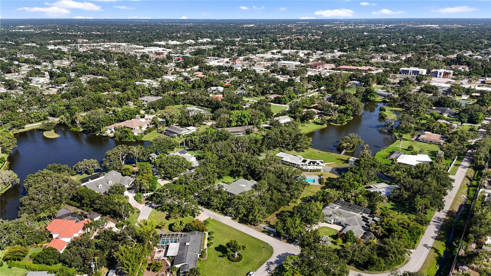 Property Photo: 3425 W Forest Lake Circle FL 34232