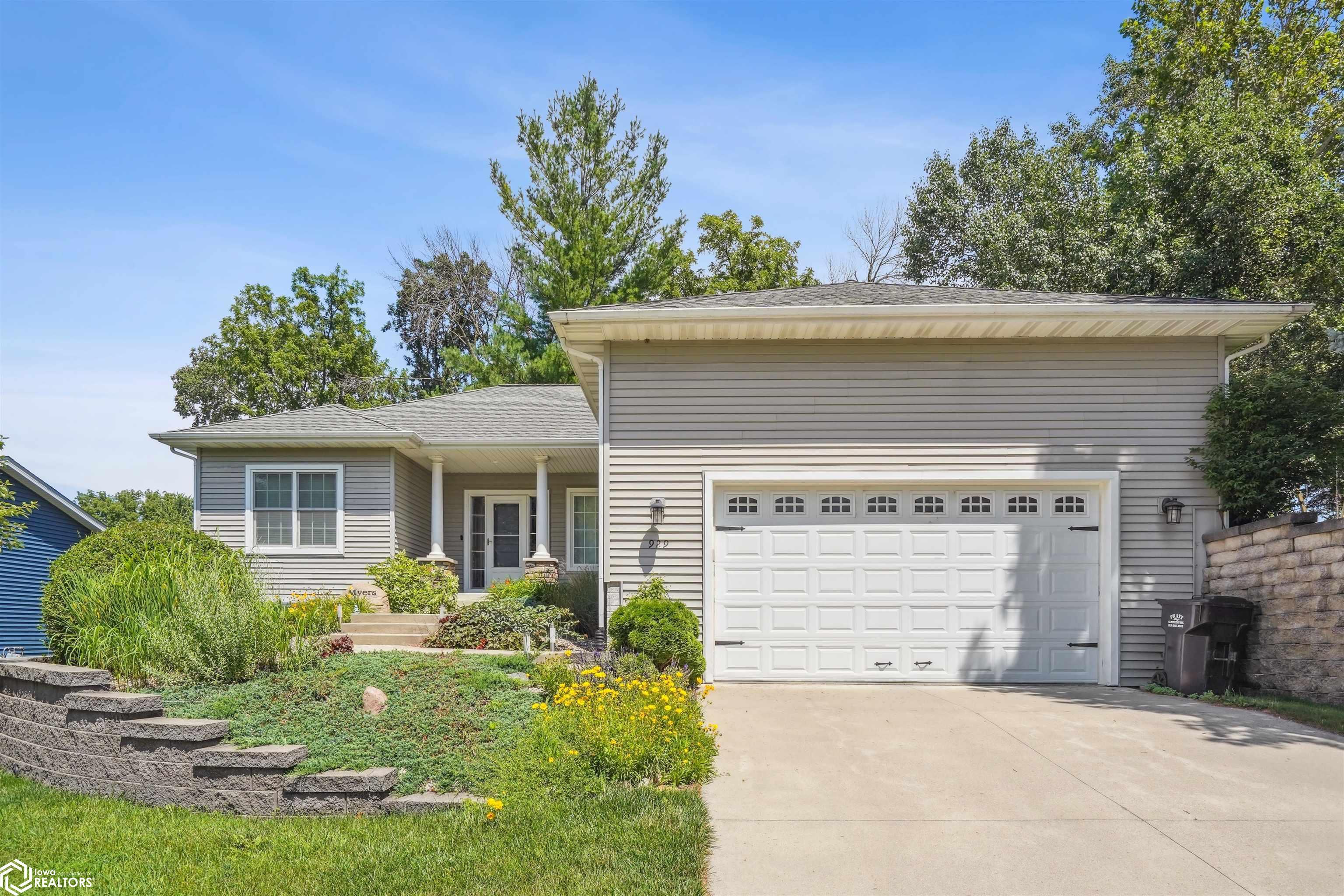 929 Sampson Drive  Nevada IA 50201 photo