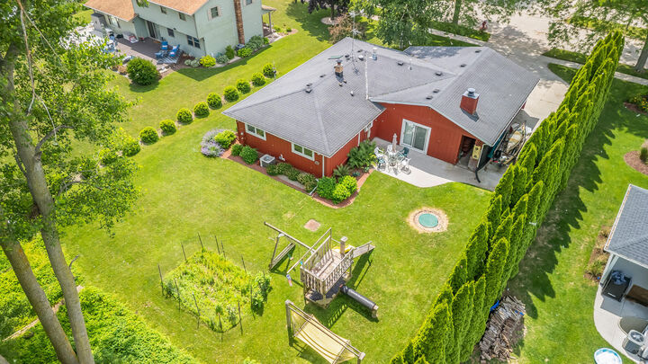 Property Photo:  3805 High Cliff Ct  WI 53083 