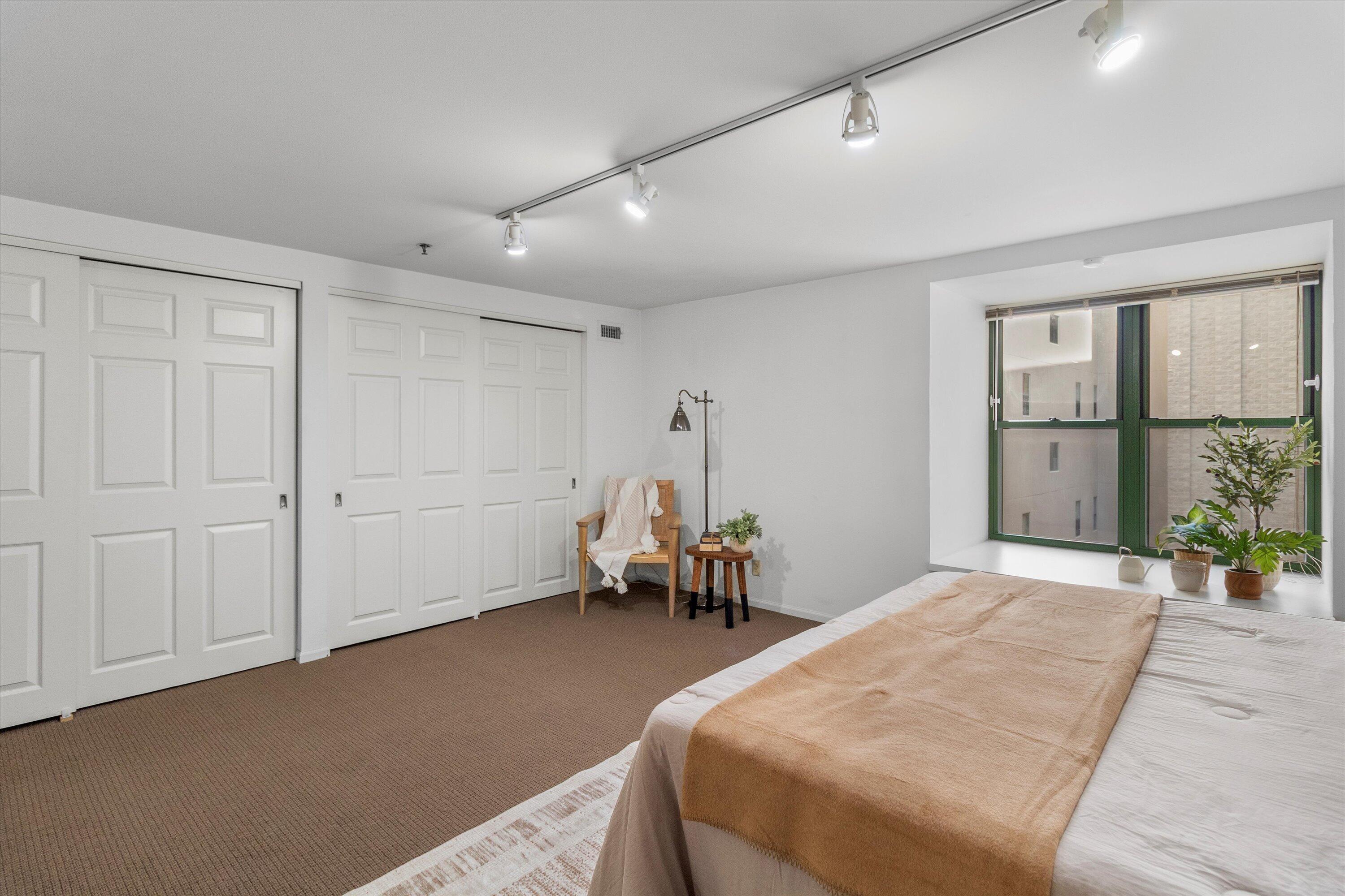 Property Photo: 270 E Highland Ave 616 WI 53202