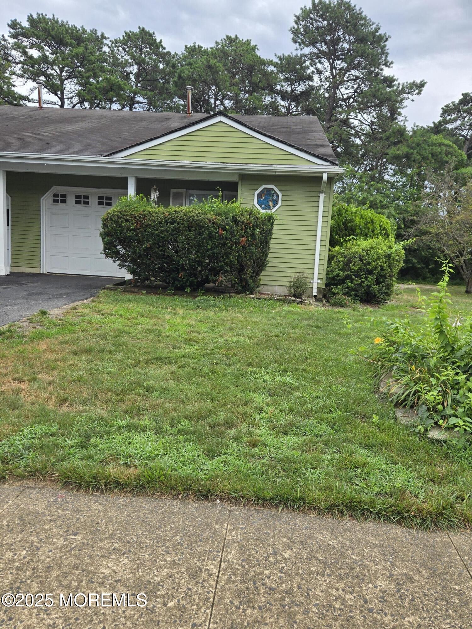 Property Photo:  33 Mariner Place  NJ 08723 