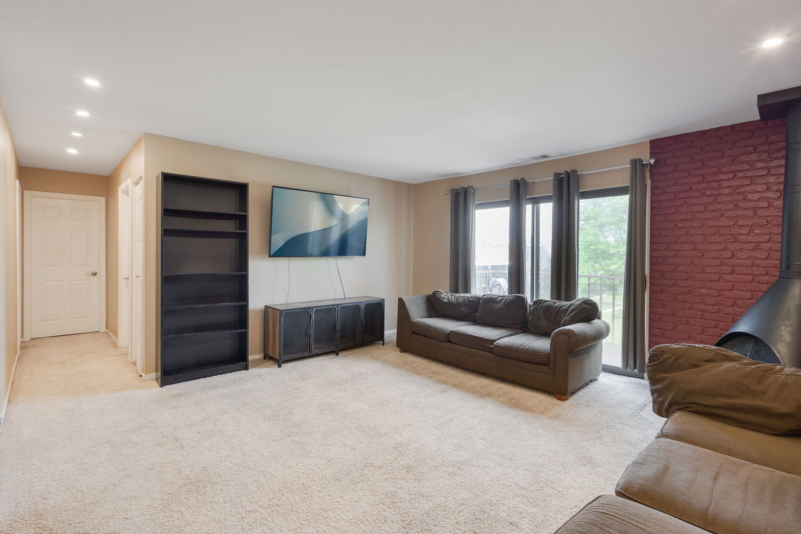 Property Photo:  717 Tipperary Court 2B  IL 60193 
