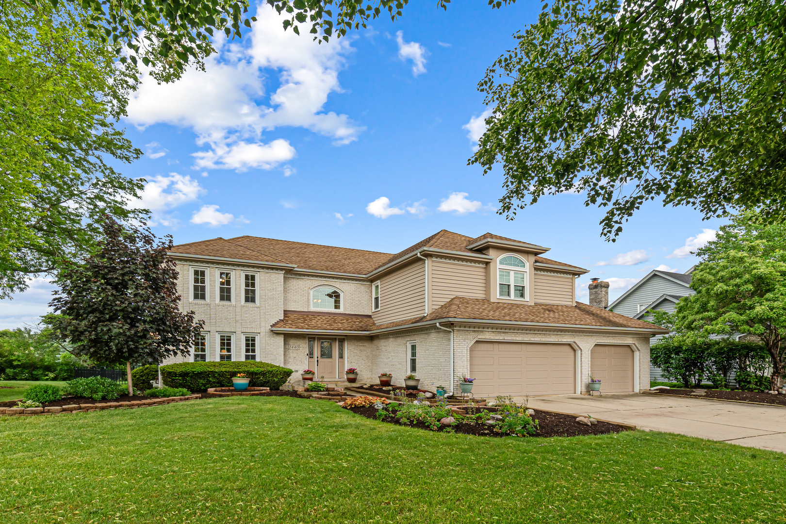 Property Photo: 1440 Monarch Circle IL 60564