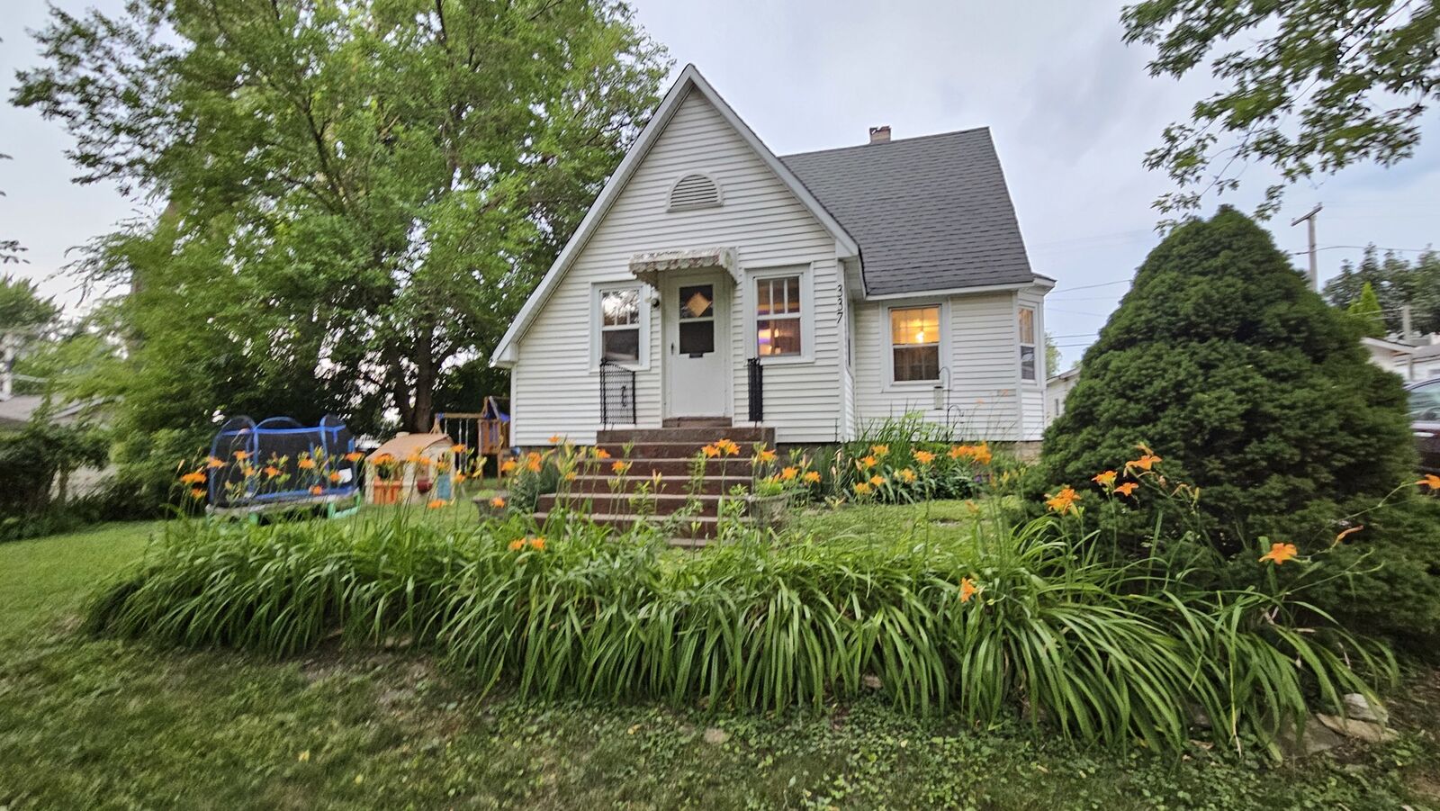 Property Photo: 337 Lily Lane IL 60051