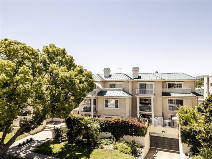 Property Photo:  530 W Stocker Street 205  CA 91202 