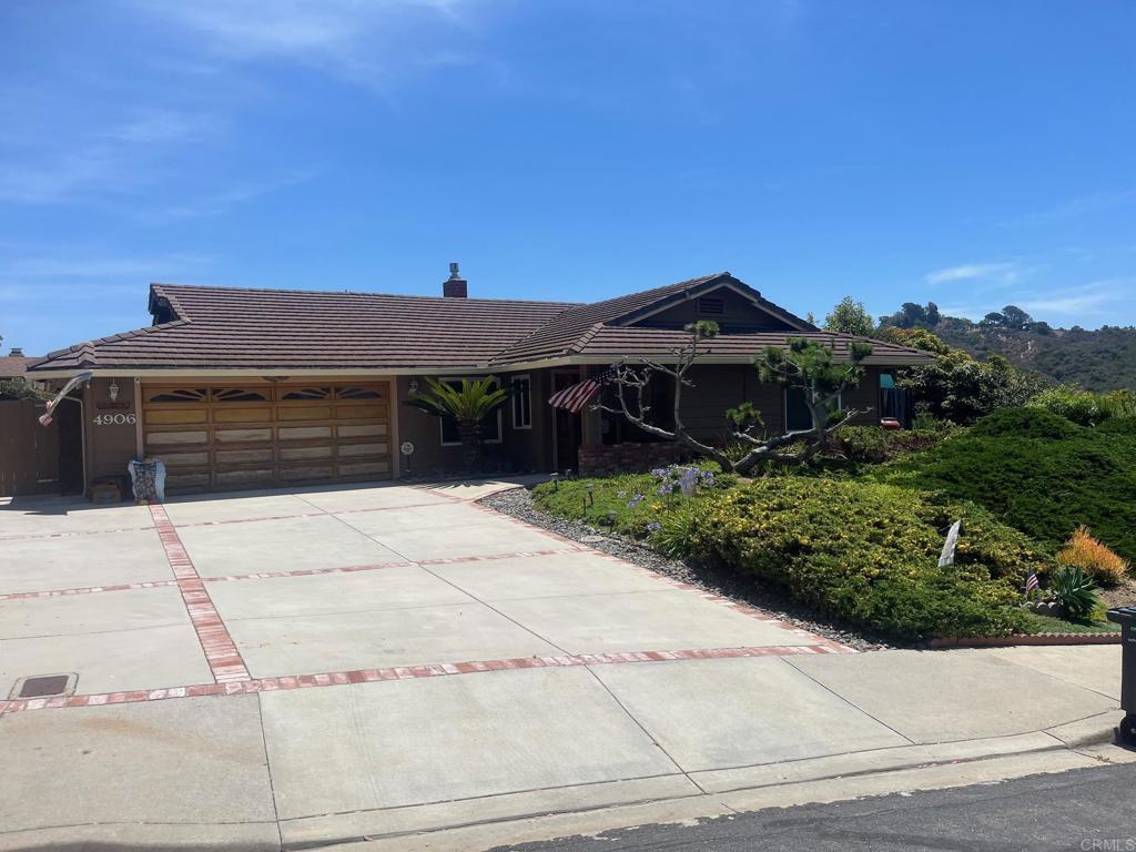 Property Photo: 4906 Via Hinton CA 92008