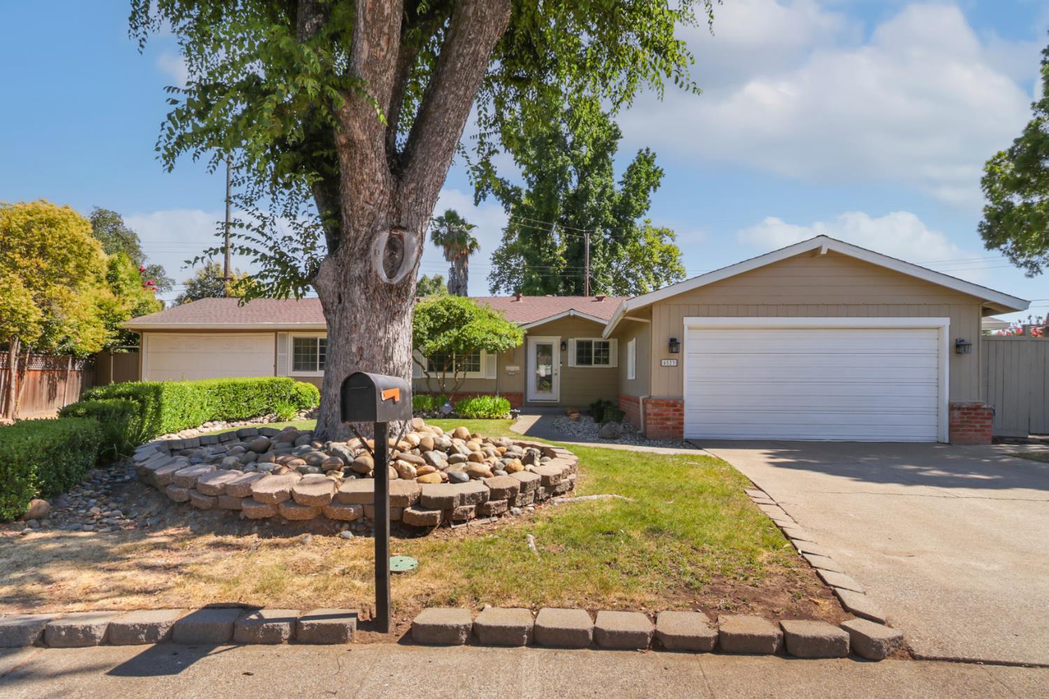 Property Photo: 4523 Lehigh Court CA 95841