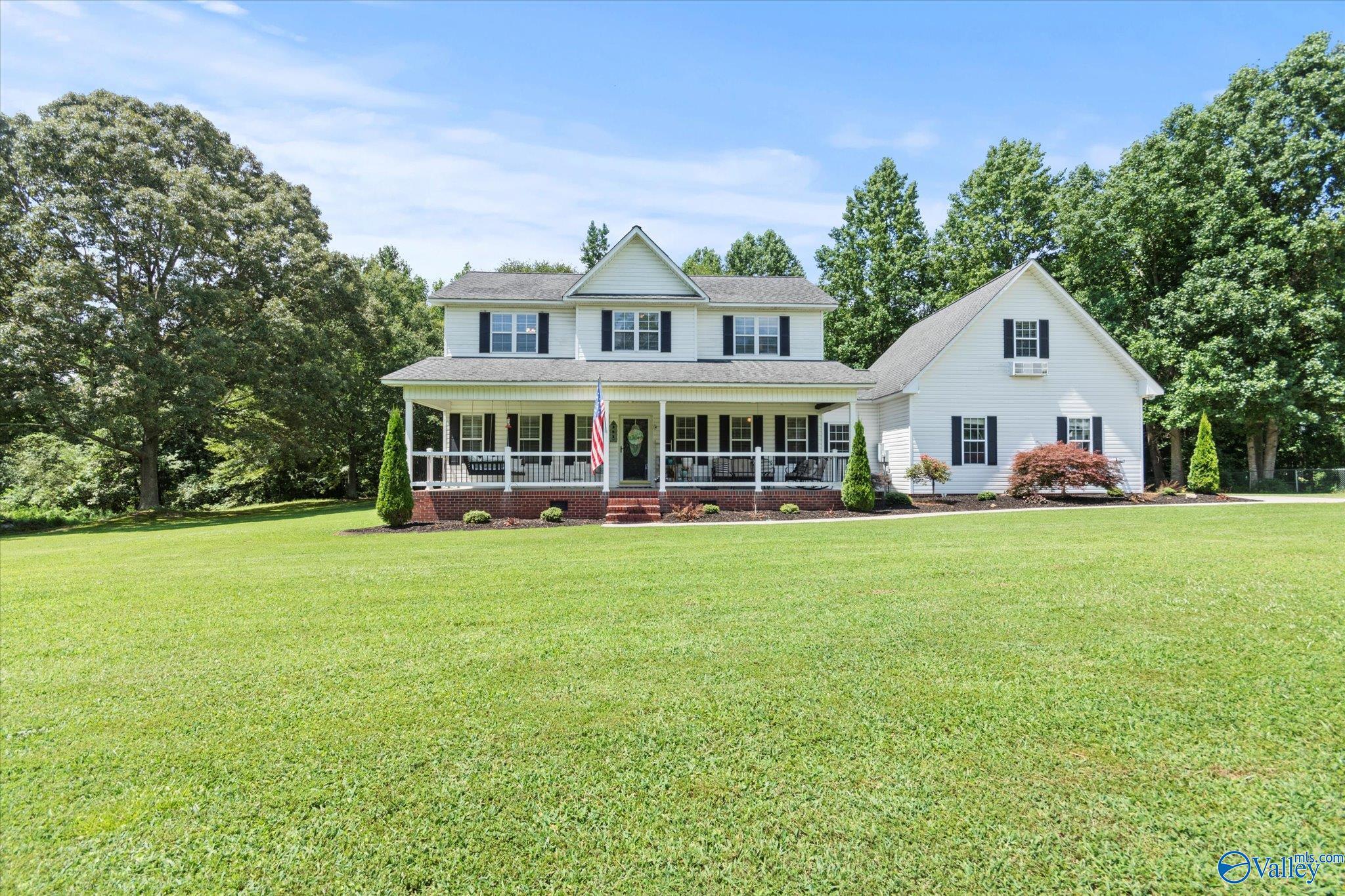 Property Photo: 281 Garden Gate Circle AL 35962