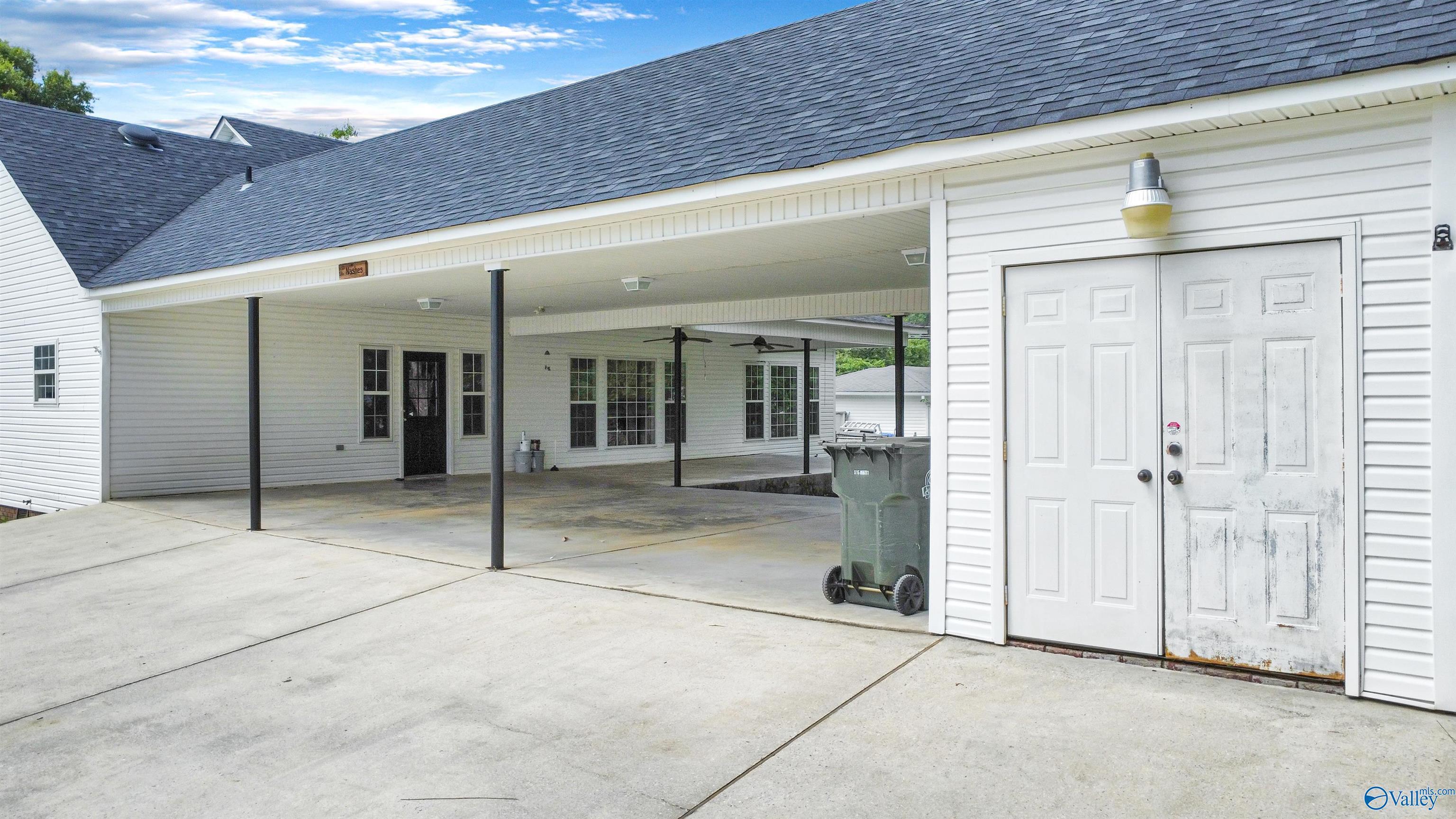 Property Photo: 17501 Martin Drive AL 35611