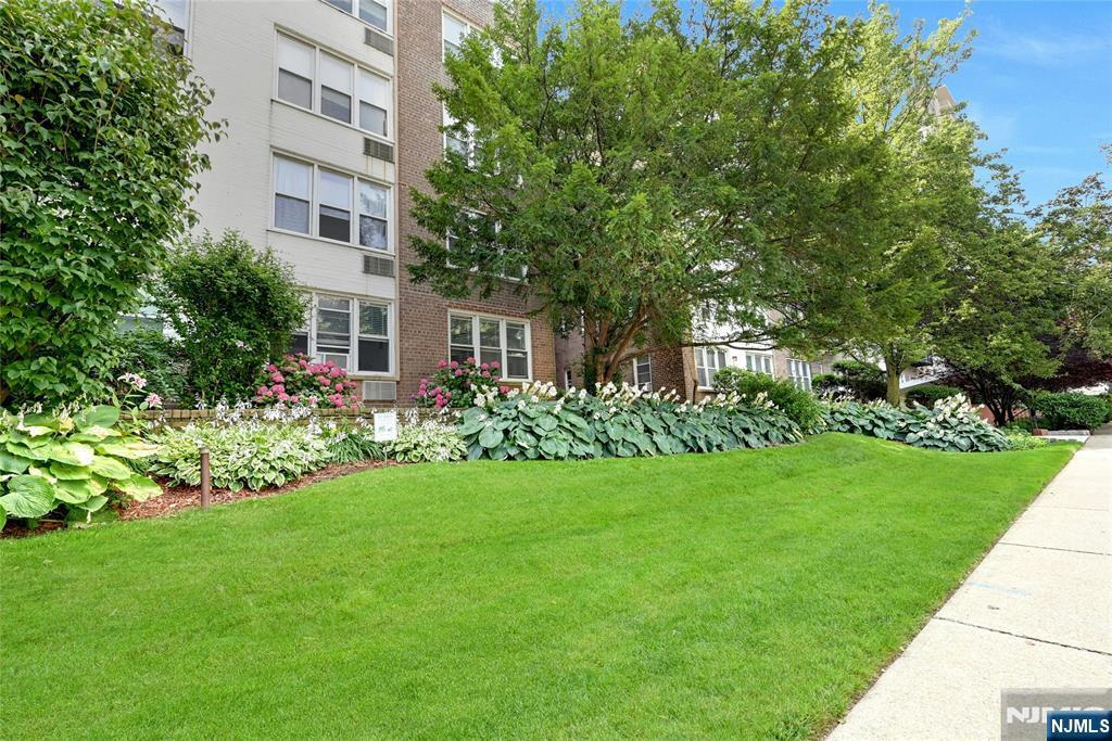 Property Photo: 2160 Center Avenue 5R NJ 07024