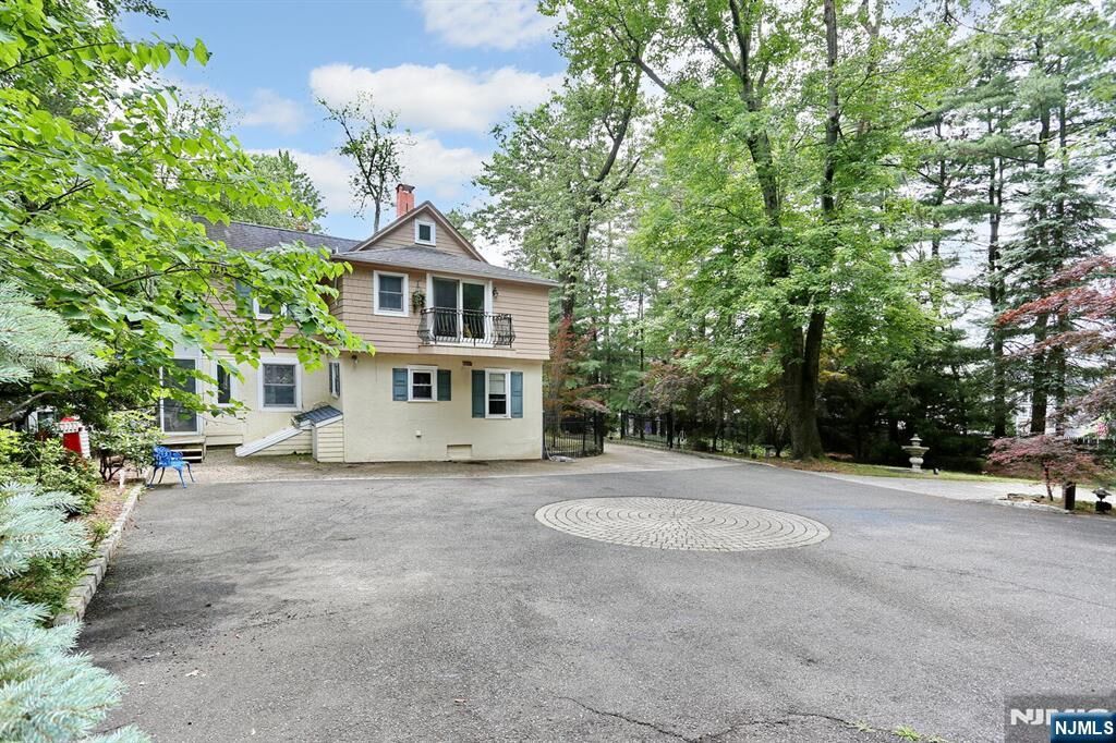Property Photo: 260 Glen Avenue NJ 07432