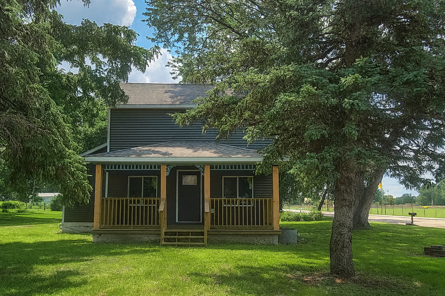 Property Photo: 409 2nd Avenue S MN 56347