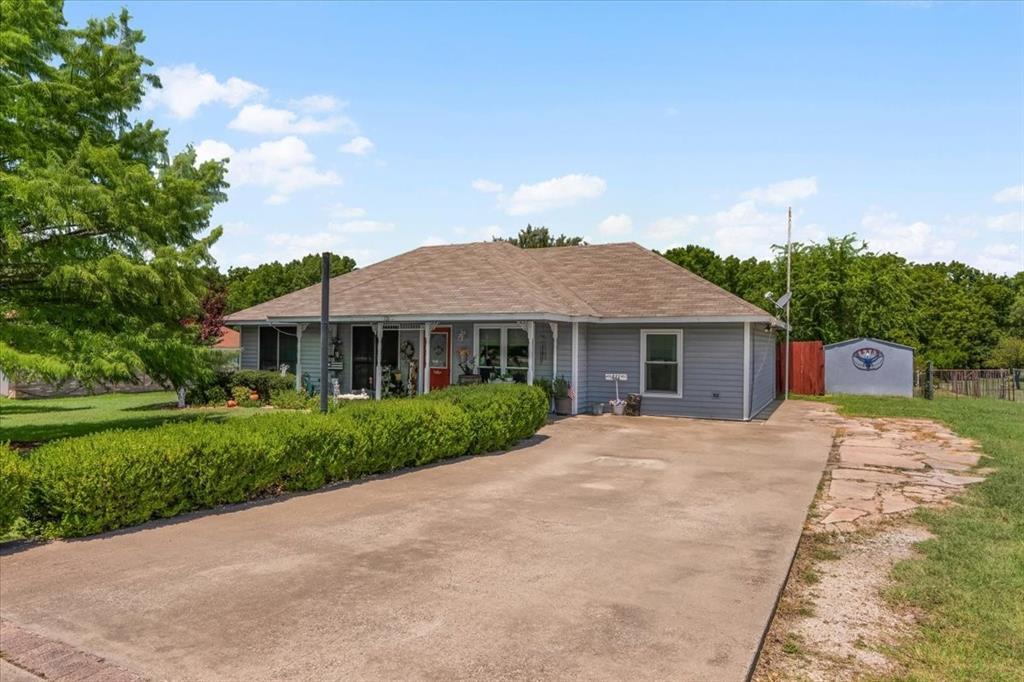 Property Photo: 121 Kinbrook Lane TX 76087