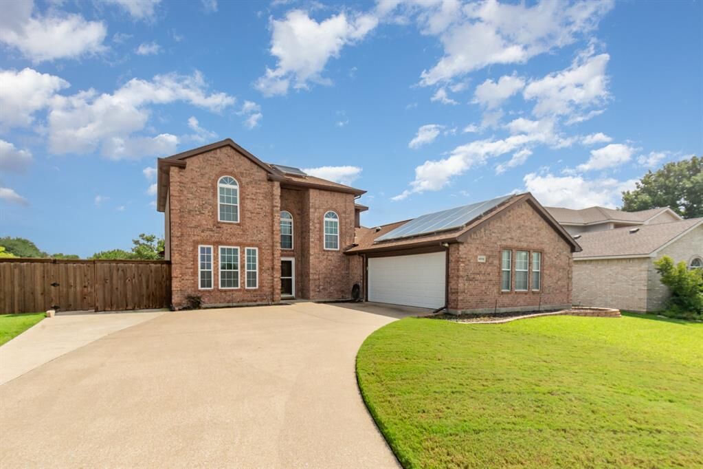 Property Photo: 4008 Leigh Court TX 75048