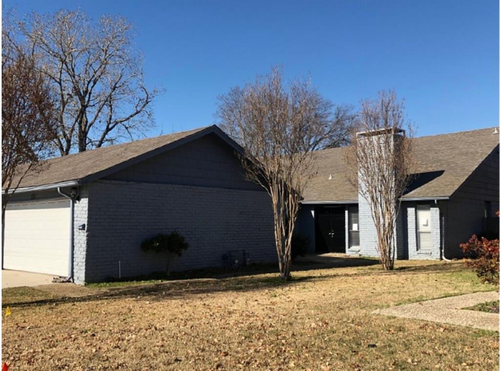 Property Photo:  2205 Heritage Circle  TX 75006 