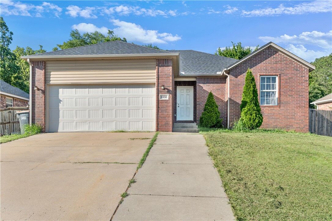 Property Photo: 1950 Sweetwater Ranch Avenue AR 72764