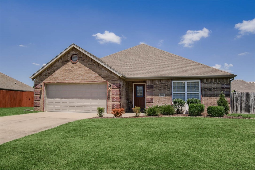 Property Photo:  2800 SW Azalea Avenue  AR 72713 