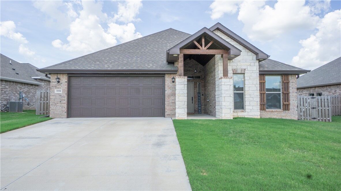 Property Photo: 5558 S Clear Springs Avenue AR 72762