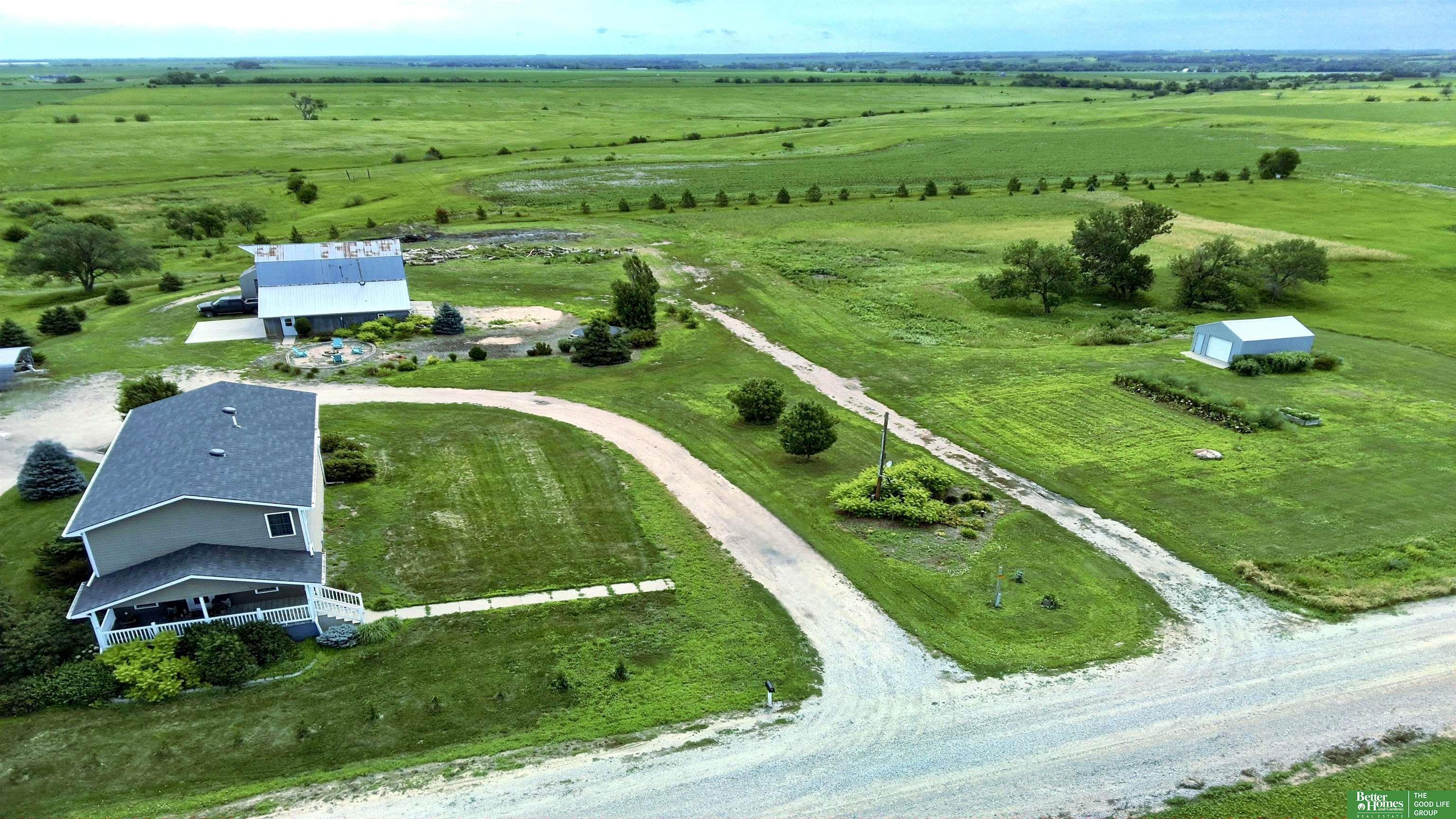 Property Photo: 609 Road P Road NE 68467