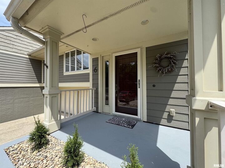Property Photo: 6 Ottawa Trail IL 61401