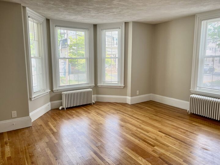 Property Photo: 9 Arlington Street 1 MA 01867