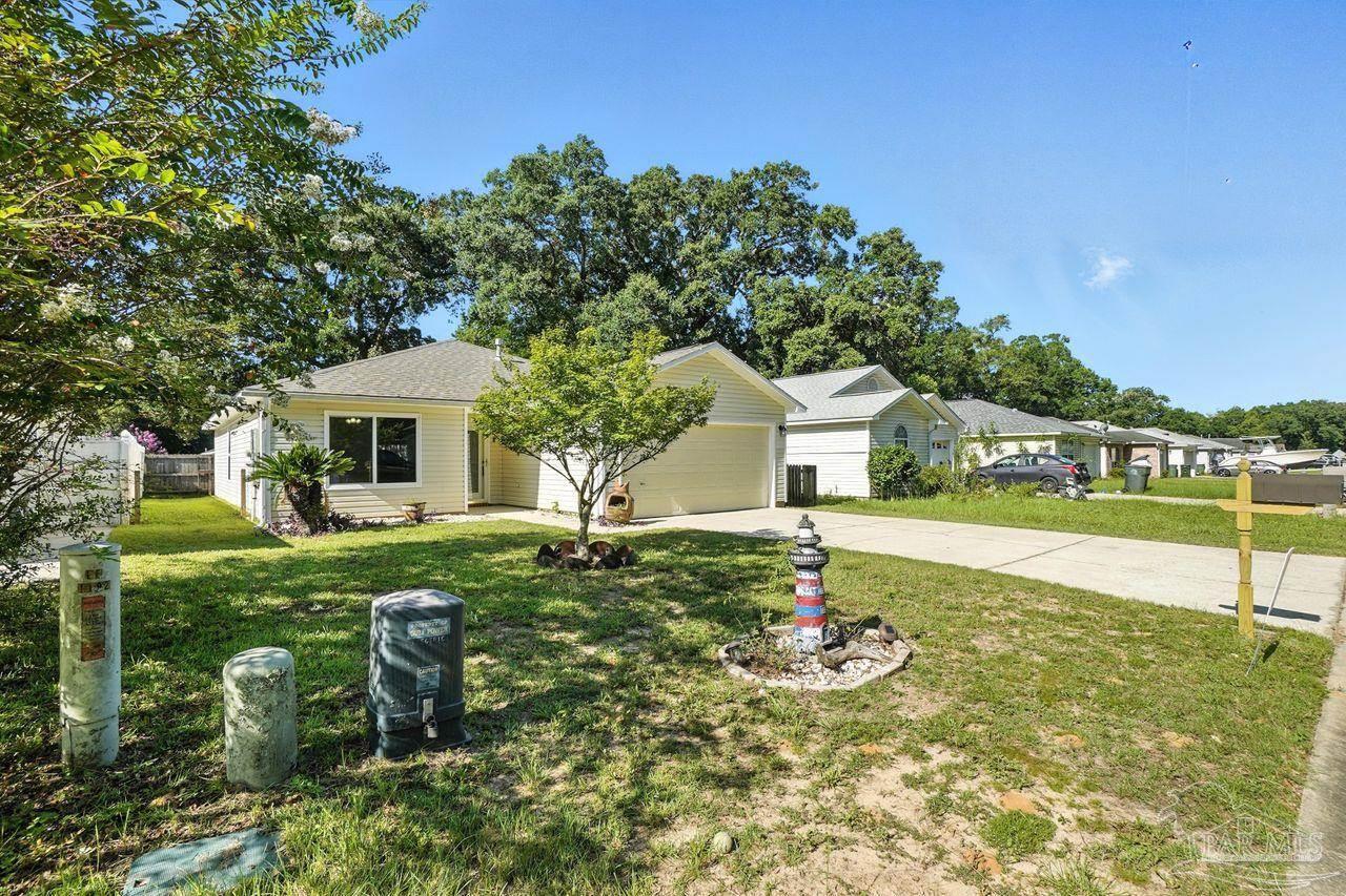 Property Photo: 1192 Simpson St FL 32526