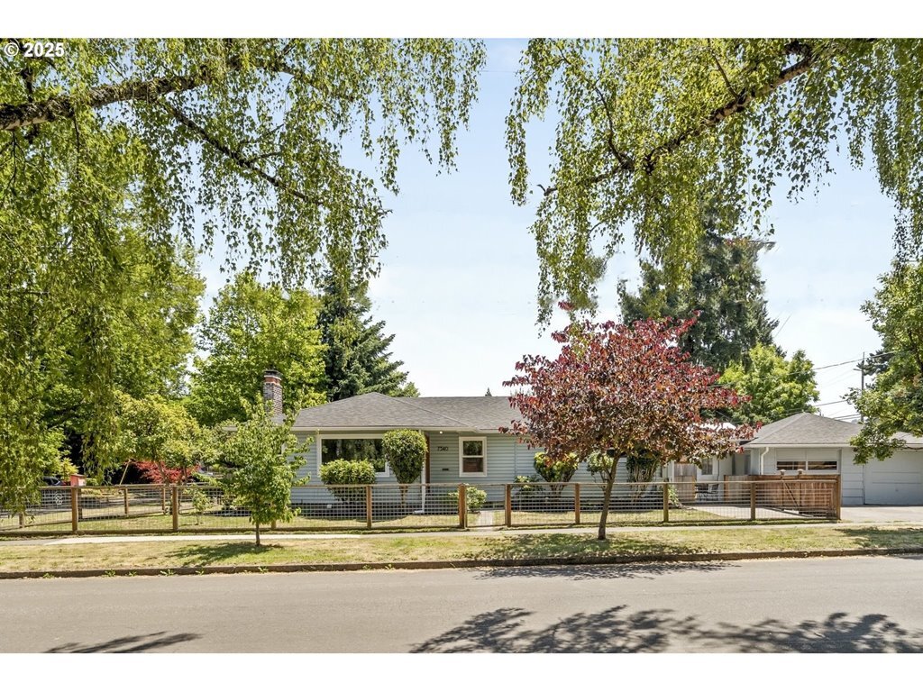7540 N Reno Ave  Portland OR 97203 photo