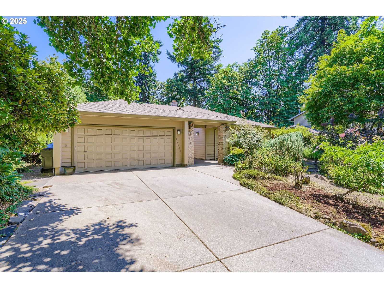 10624 SW 14th Dr  Portland OR 97219 photo
