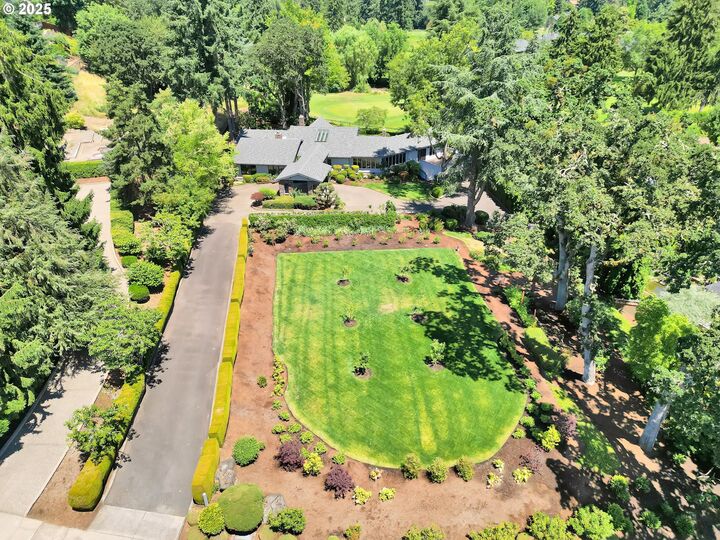 Property Photo: 602 Spyglass Dr OR 97401