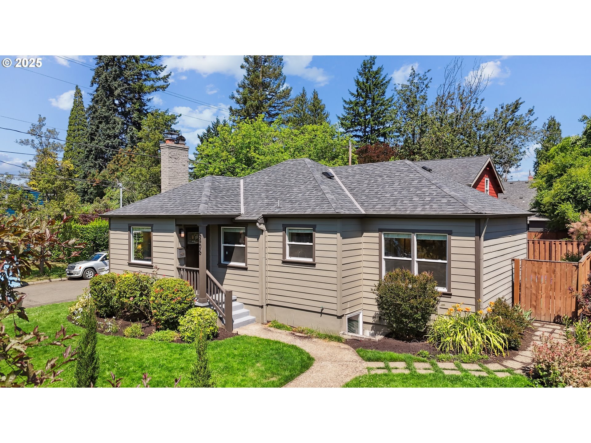 6406 SE 45th Ave  Portland OR 97206 photo