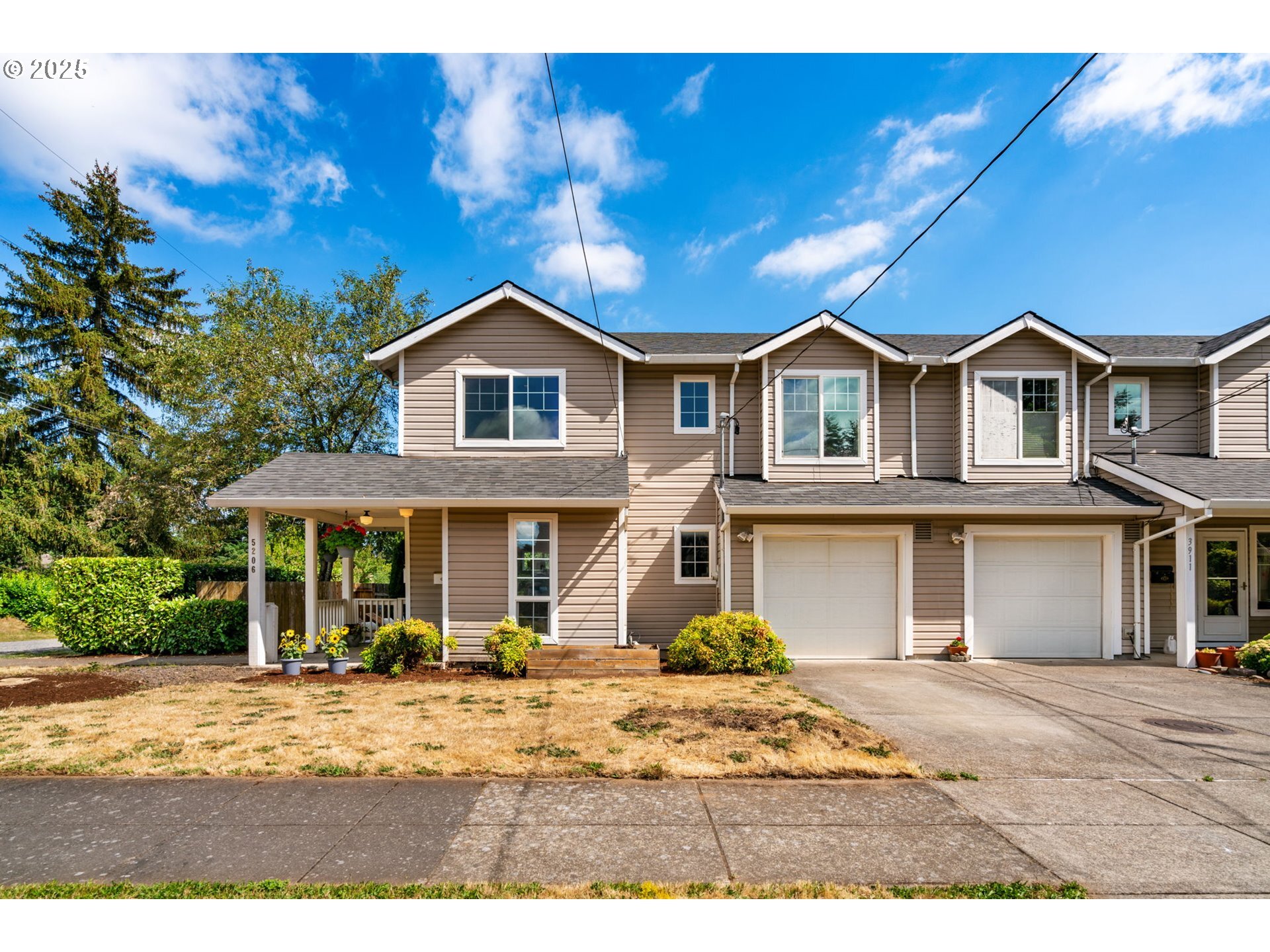 Property Photo: 5206 NE Cesar E Chavez Blvd OR 97211