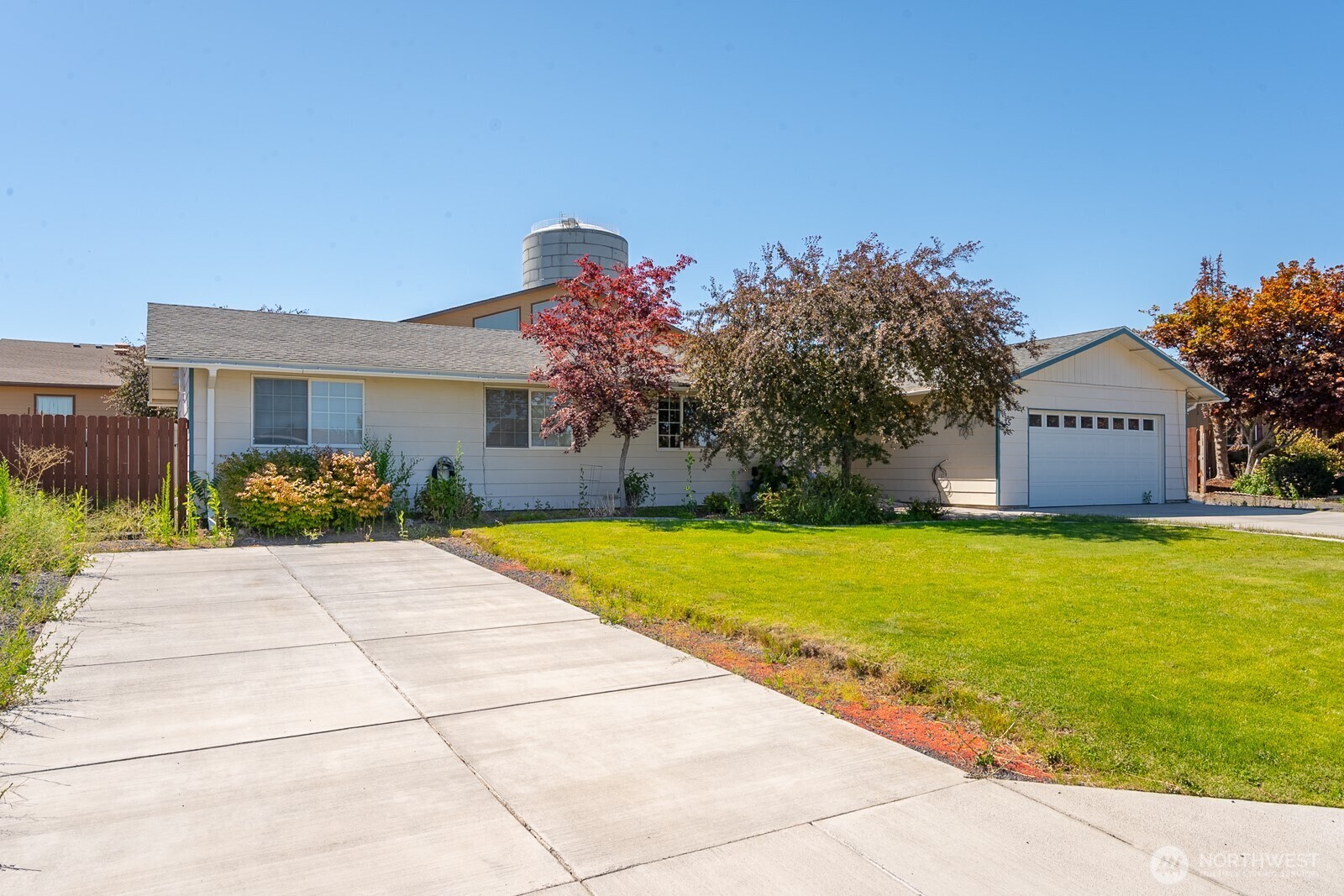 Property Photo: 35 Ridge Drive WA 98823