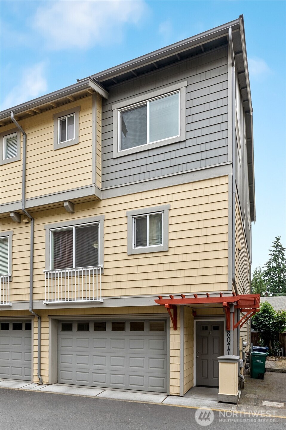 Property Photo:  8077  165th Lane NE  WA 98052 