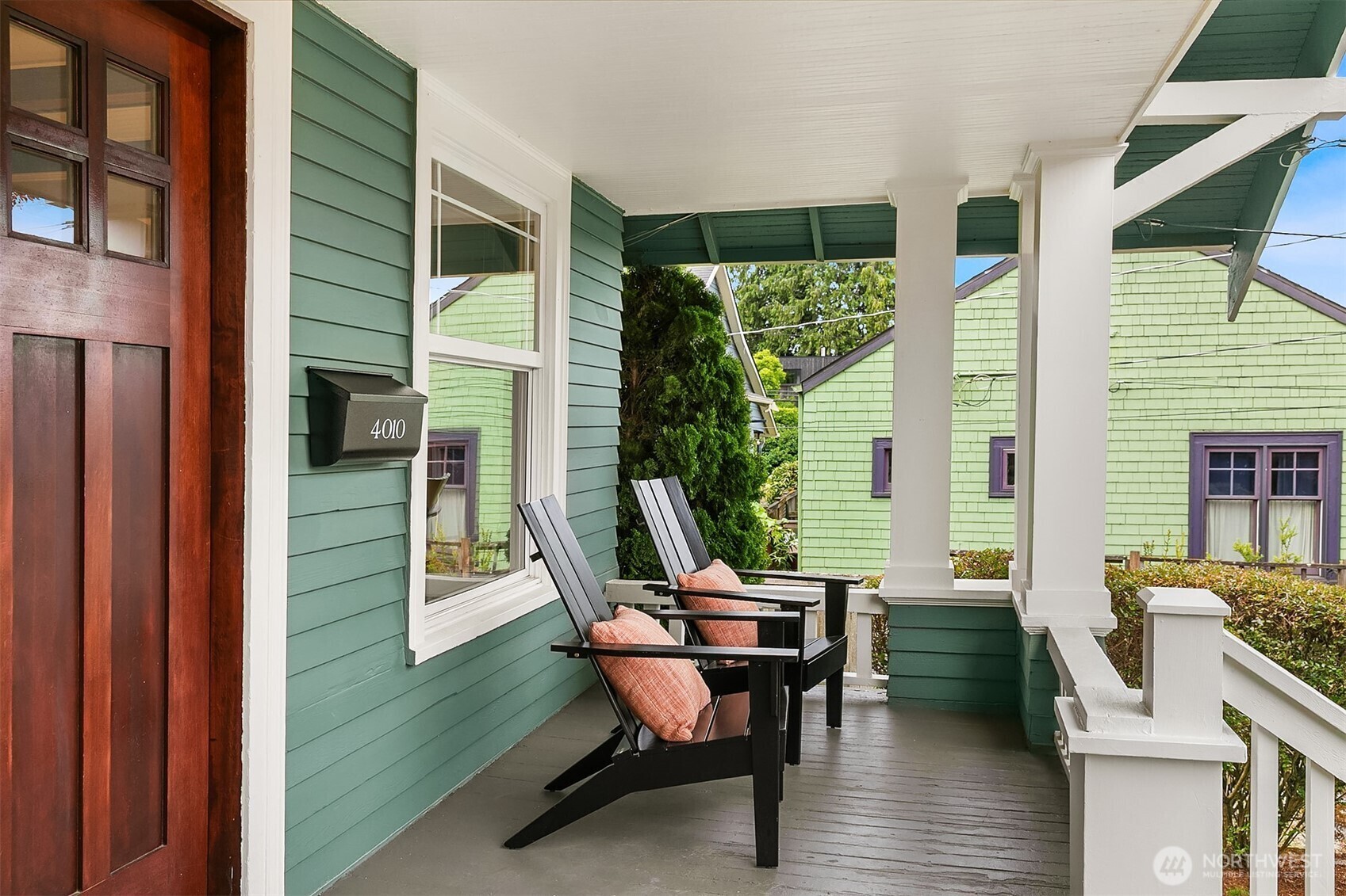 Property Photo:  4010  Interlake Avenue N  WA 98103 