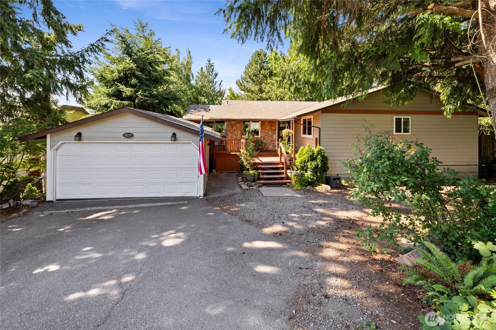 Property Photo:  1015  Sequalish Street  WA 98388 