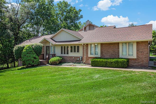 5503 Walnut Circle W  West Bloomfield Twp MI 48322 photo