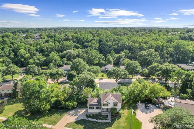 Property Photo: 24143 Farmington Road MI 48336