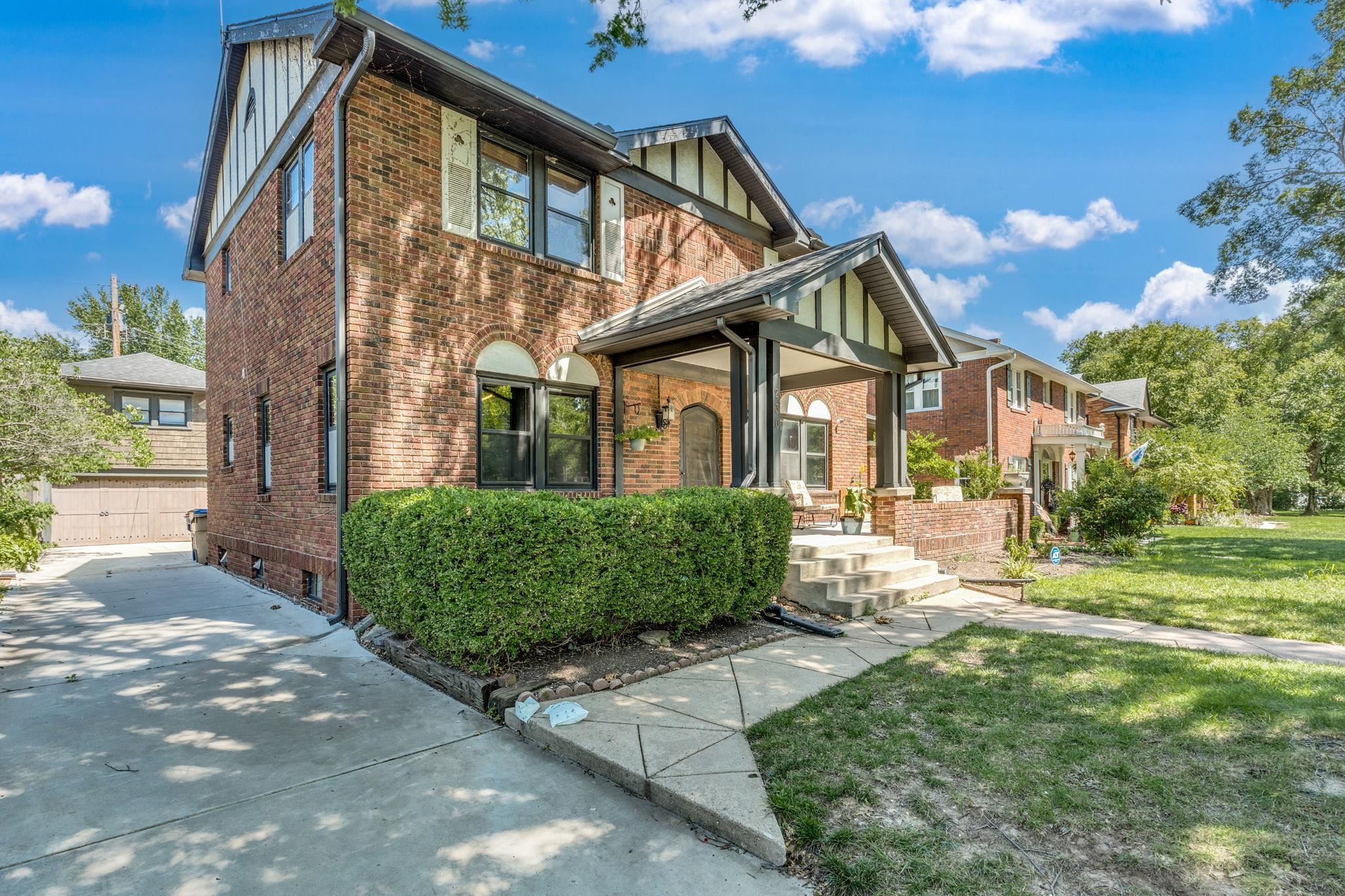 Property Photo: 230 N Pershing St KS 67208