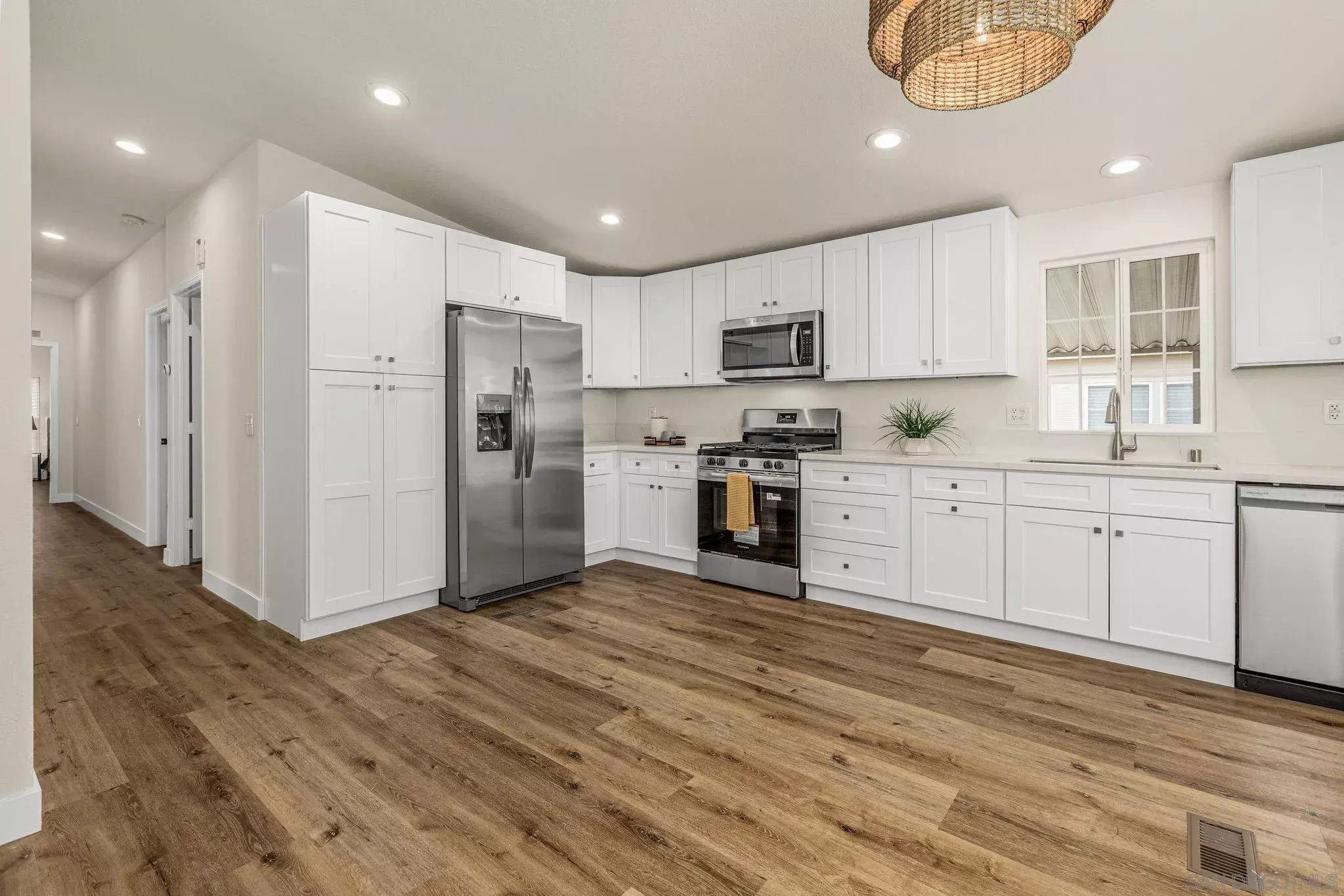 1301 S Hale Ave 4  Escondido CA 92029 photo