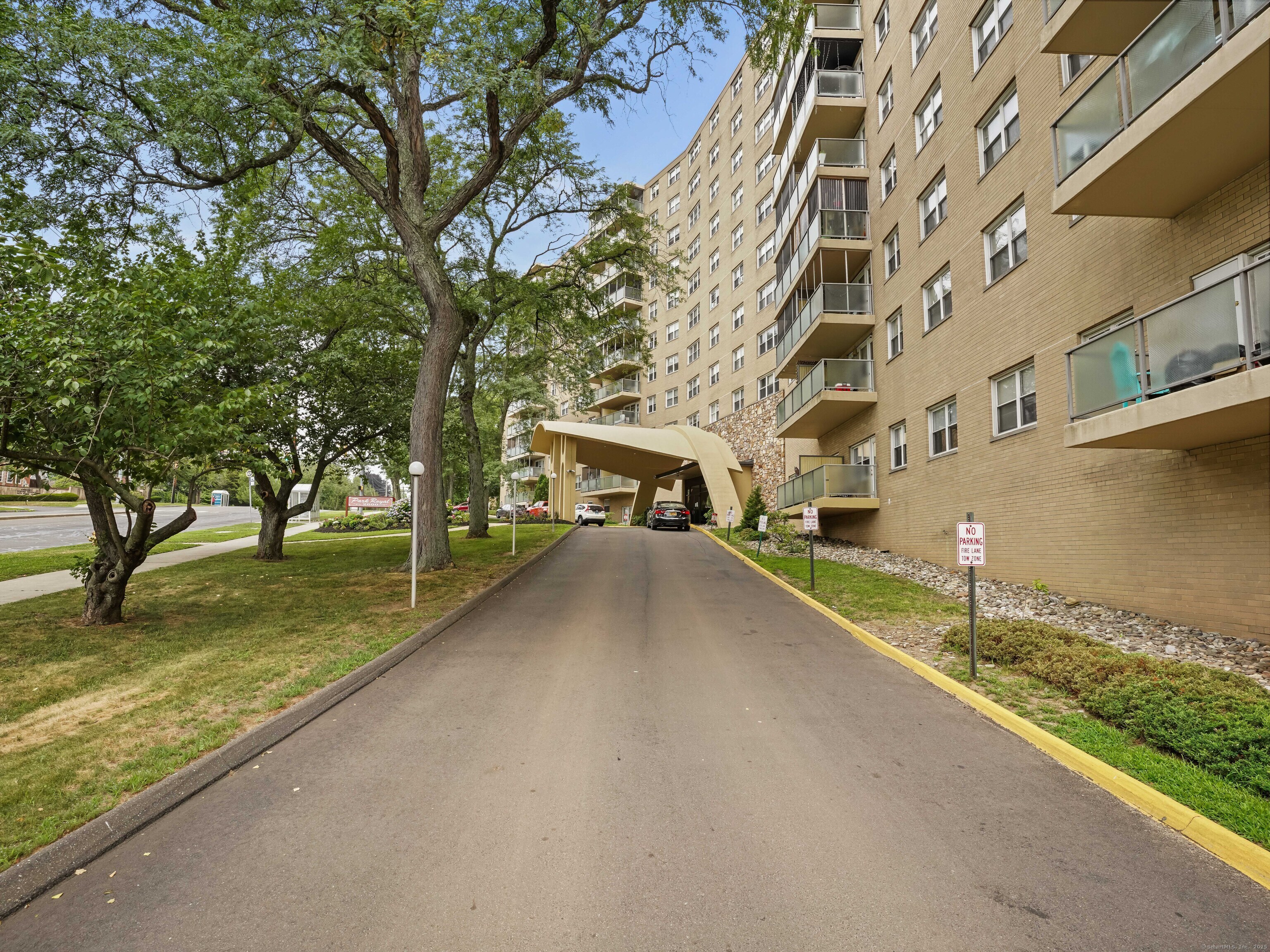 Property Photo: 2600 Park Avenue 6H CT 06604
