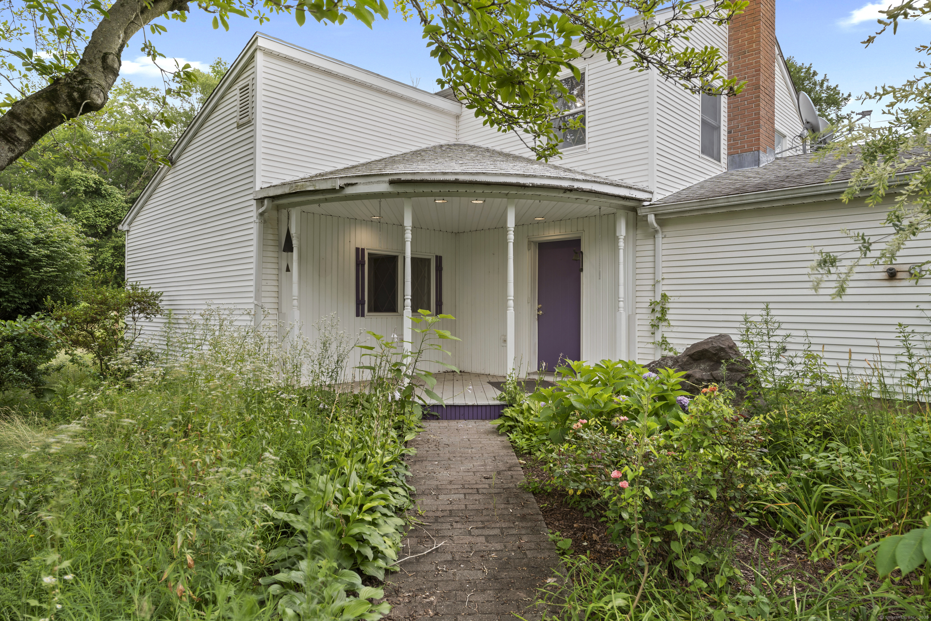 Property Photo: 905 Meriden Avenue CT 06489
