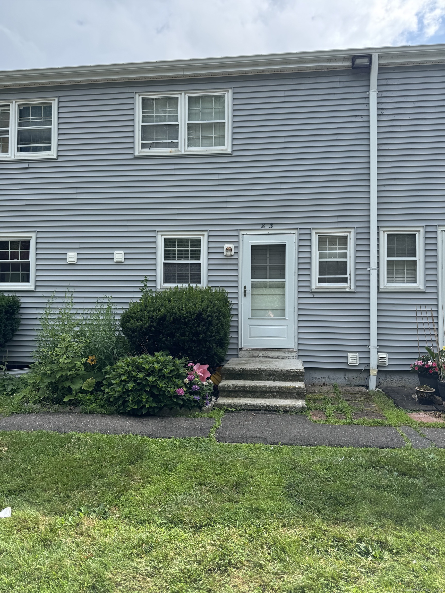 Property Photo: 617 Millville Avenue Apt 8-3 CT 06770