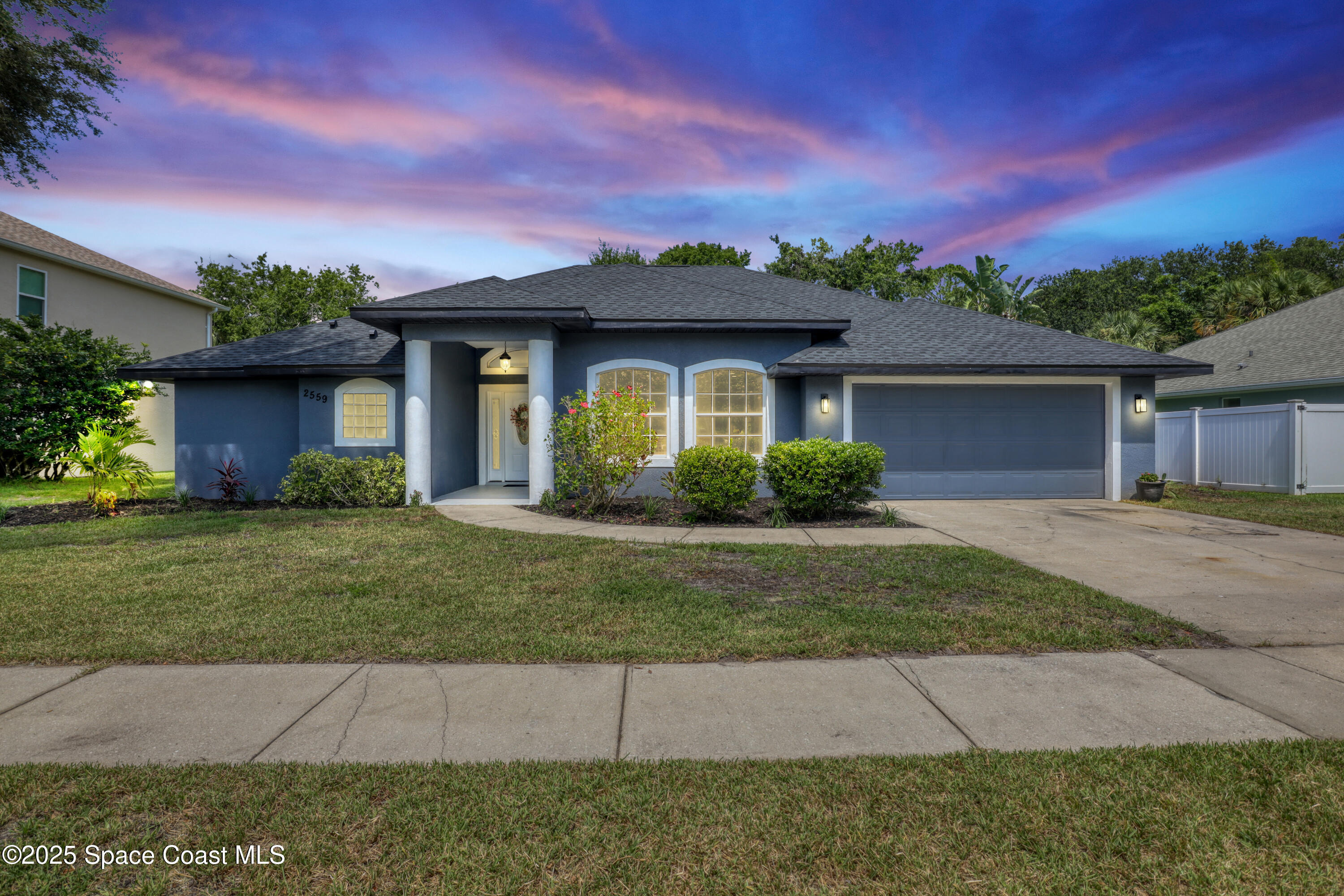 Property Photo:  2559 Christopher Drive  FL 32780 
